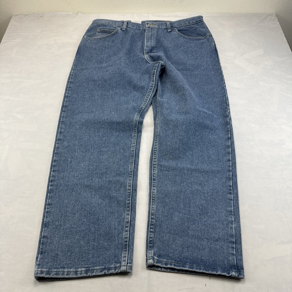 Wrangler Men's 38x30 Blue Denim Jeans Relaxed Fit Straight Leg NWT